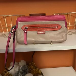 COACH Daisy Spectator Colorblock  Zip Wallet/Wristlet(EUC)